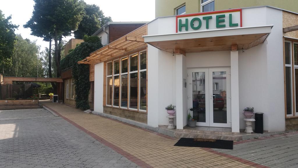 Hotel Dastan Levice Extérieur photo