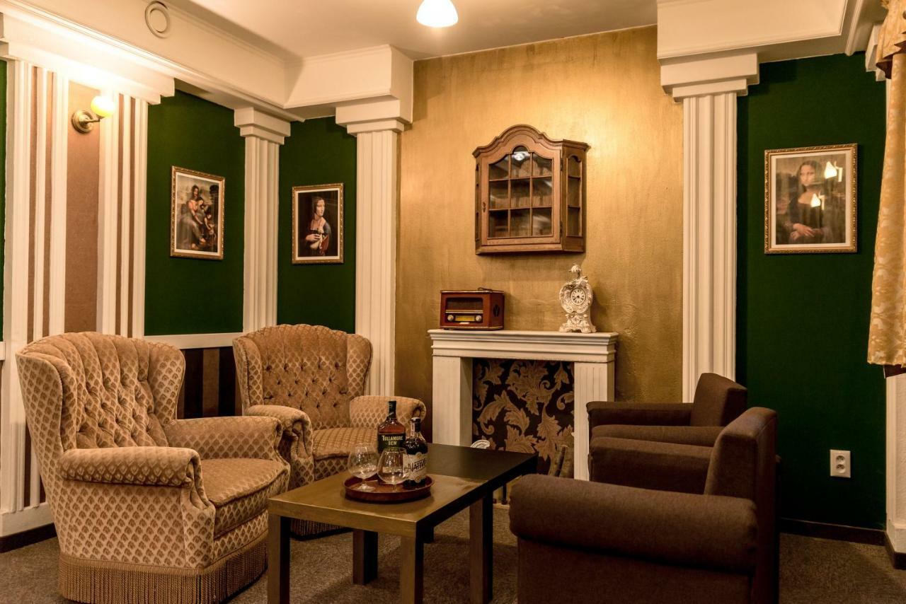 Hotel Dastan Levice Extérieur photo